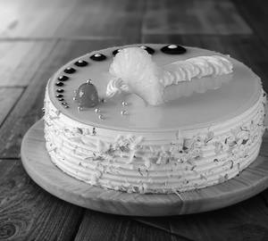 Fresh pineapple cake