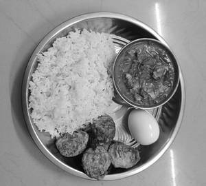 White Rice With Muttai Kulambu [2 Eggs]
