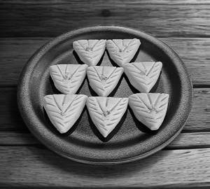 Mandir Sandesh Gur [8 Pieces]