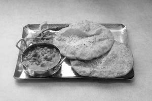 Cheese Chole Bhature [2 Bhature]