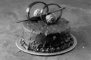 Roasted Almond Chocolate Cake 900g