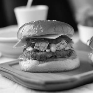 Achari Paneer Burger