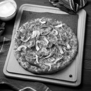 Cheese Onion And Capsicum Pizza