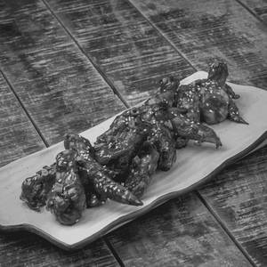 Honey Sriracha Chicken Wings (6 Pcs)