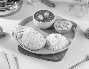 Mom Style Aloo Matar - Everyday Thali