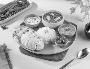 Fam's Favorite Matar Paneer - Feast Thali