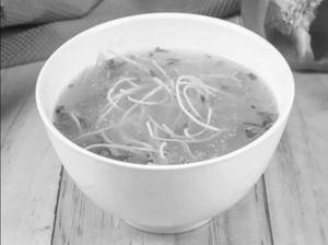 veg noodles soup