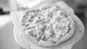 Spicy paneer pizza