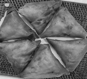 Paneer Samosa (4) &Corn  Samosa (4)