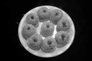 Nariyal Lal Laddu