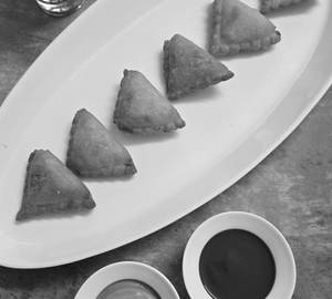 Cheese & Jalepeno Cocktail Samosa