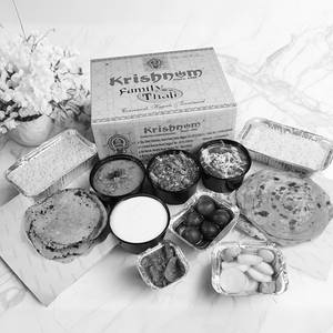 Krishnum Family/partythali