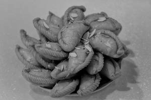 Gujiya