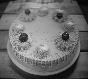 Pista Normal Butter Cream Cake