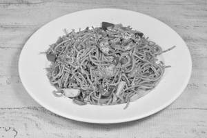 Red Rice Noodles With Chicken