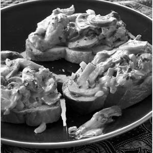 Mushroom Bruschetta [4 Pieces]