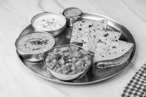 Mushroom Matar Masala & Yellow Dal With Roti Or Rice