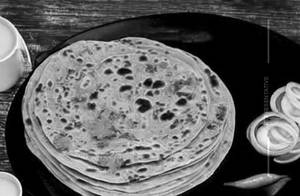 Mirchi Laccha Paratha