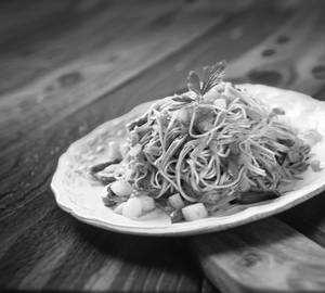 Veg Spl Chowmien + Chilli Paneer