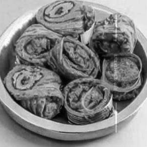 Tandoori Soya Achari Chaap Roll