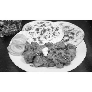 Kadai Paneer With 2 Butter Roti [Serves 1]