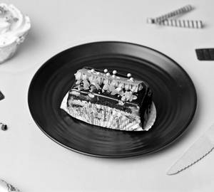 Chocolate Praline Pastry [1 Piece]