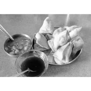 Samosa With (Channe Ki Subzi) [1 Piece]