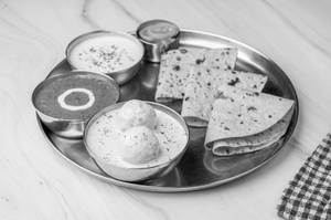 Malai Kofta & Dal Makhani With Roti Or Rice