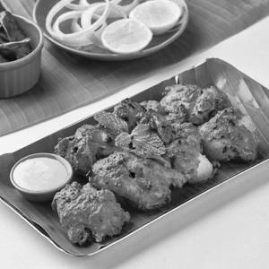 Kandhari Murgh Tikka
