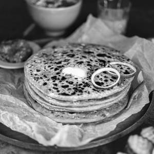 Paneer Paratha (2 pc) with Curd