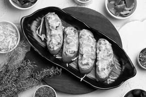 Chicken And Chilli Garlic Bread