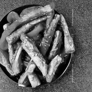 Vegetable Fingers In Schezwan Sauce
