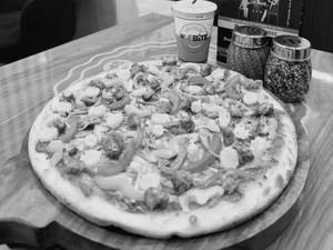 OB Paradise Chicken Pizza