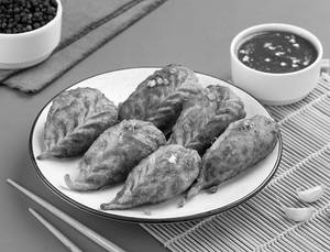 Chicken Deep Fried Momo (6pcs )