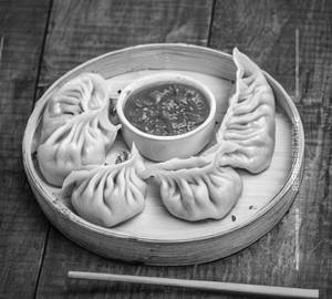 Chicken cheese steamed momos