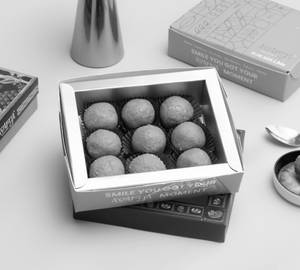Desi Ghee Besan Ladoo