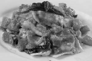Spinach & Ricotta Ravioli in Fresh Tomato Sauce