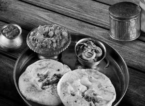 Tawa Kulcha (masala Dhania) With Chana Punjabi