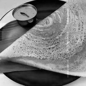 Chutney onion dosa