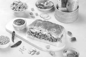 High Protein - Tandoori Tempeh Lehsuni Tikka Sandwich