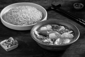 Pan Fried Noodles Chicken