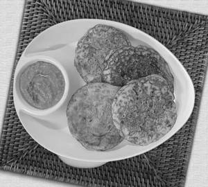 Bundosa(4)With tomato chutney