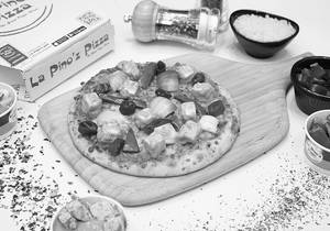 Paneer 65 Pizza