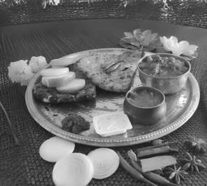 Gobhi Kulcha with Chana