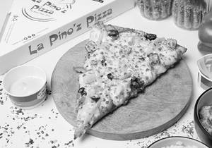 Cheesy Macaroni Personal Giant Slice (22.5 Cm)