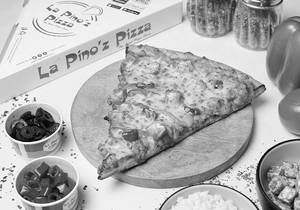 Paneer Tikka Butter Masala Pizza Personal Giant Slice (22.5 Cm)