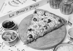 Lovers Bite Pizza Personal Giant Slice (22.5 Cm)
