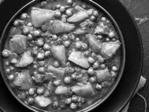 Aloo matar gravy [half]