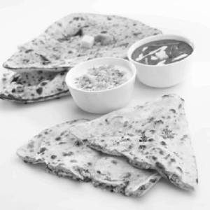 Panner Naan With Dal & Raita