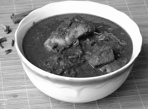 Varutharacha Chicken Curry